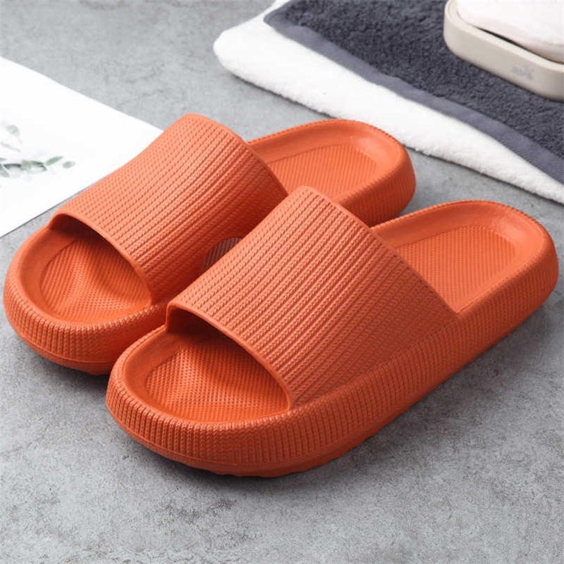 

WOTTE Soft Slippers EVA Hole Leaking Slippers Women Bathroom Shoes Slides Antislip Indoor Home Slippers House Bath Sandals Men 210721, Pink