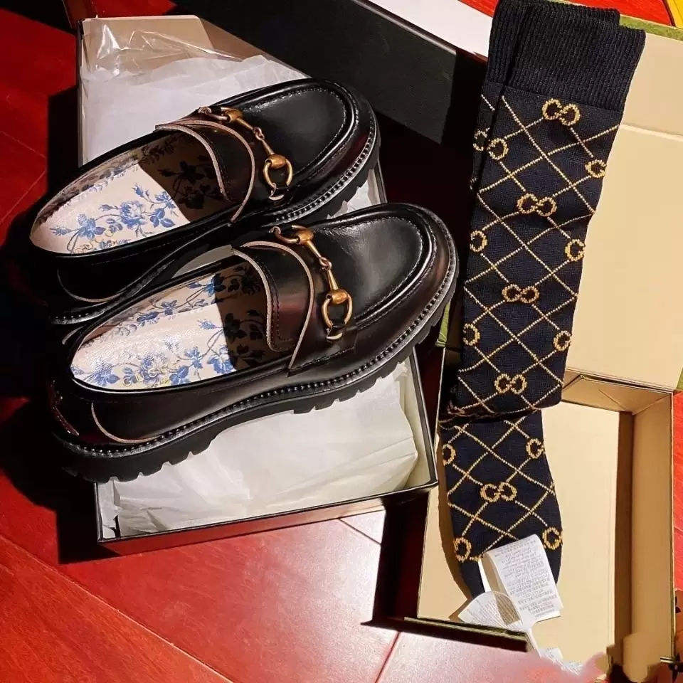 

Luxury designer women loafers platform flats shoes black calfskin leather Horsebit detail chunky lug sole smooth leathers round toe back bee embroider with sock