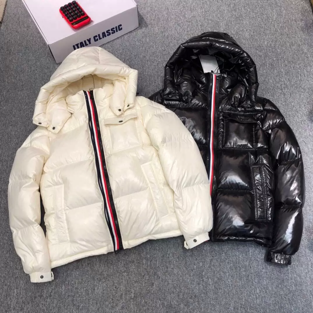 

Men Nylon Down Short Jacket Shiny Laque Full Rib Sleeve Designer Gentleman Removed Hood Welt Pocket Zipper Snap Warm Coat