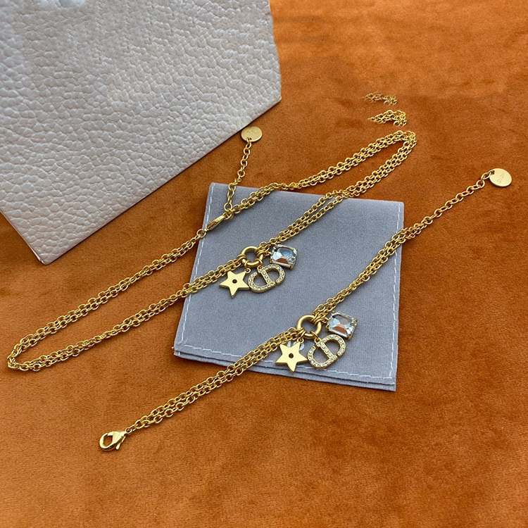 

New designed Crystal with Diamonds women Necklace D Letters Vintage Brass Long Chain Necklace Bracelet sets Celebrity female Designer Jewelry 03