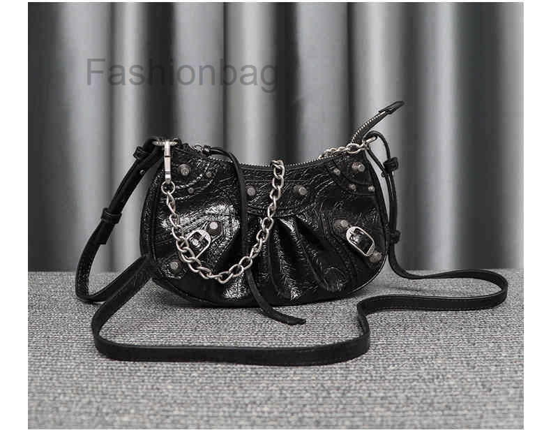 Balencaigass Designer Bag Luxurys Trend Sense Cagole 2022 LE Sacs Locomotive High Handbag Mini Designers Chain Rivet Rivet's Cuir Fold Armpit 0TN