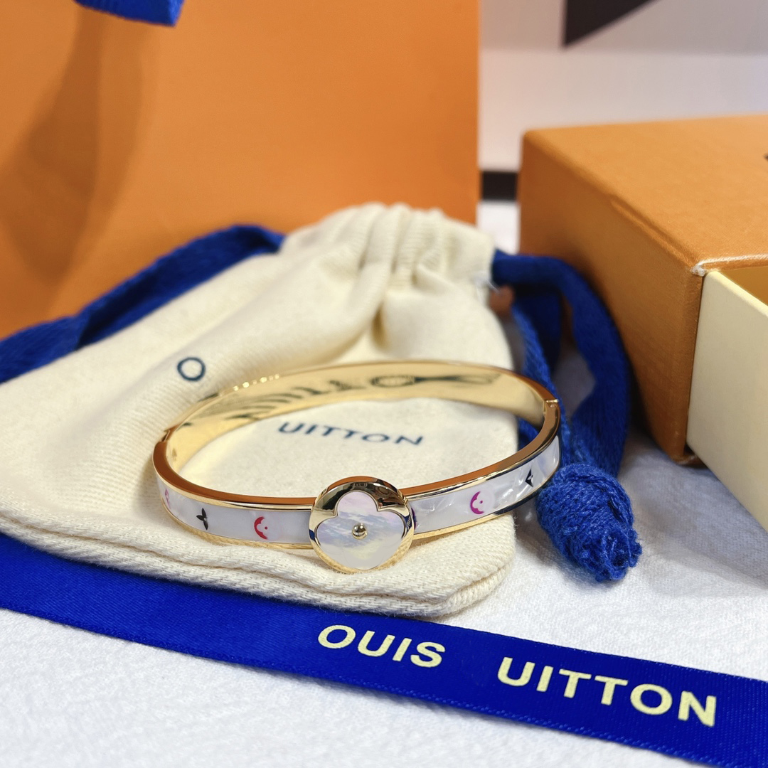 

Europe America Fashion Style Bracelets Women Bangle Luxury Designer Jewelry 18K Gold Plated Stainless steel Wedding Lovers Gift Bangles Wholesale S291
