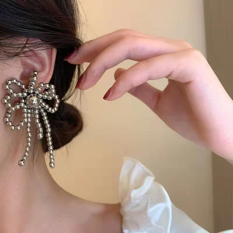 

Dangle & Chandelier Fashion Metal Ball Beaded Tassel Long Drop Earring For Women Girl Sweek Cool Bow Geometric Boucle Oreille Fine JewelryDa