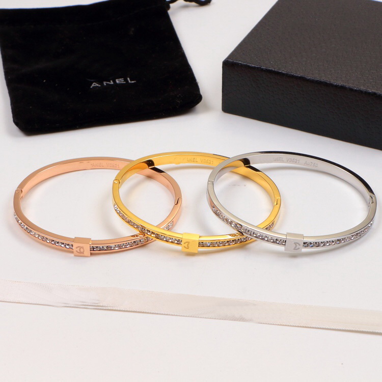

Classic Titanium Steel Bangle Shiny Non-fading Women C Letters Signs 18K Gold Bracelets Birthday Christmas lovers Gift designer jewelry High Quality CC01
