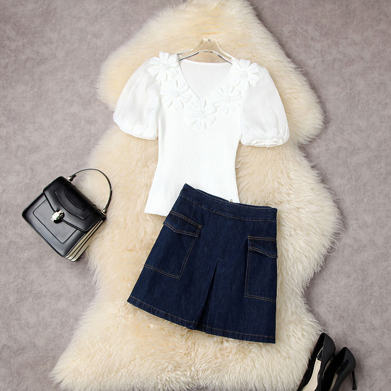 2022 Summer Short Sleeve V Neck White Solid Color Knitted Panelled Top & Pockets Mini Short Skirt Two Piece Suits 2 Pieces Set 22L025038
