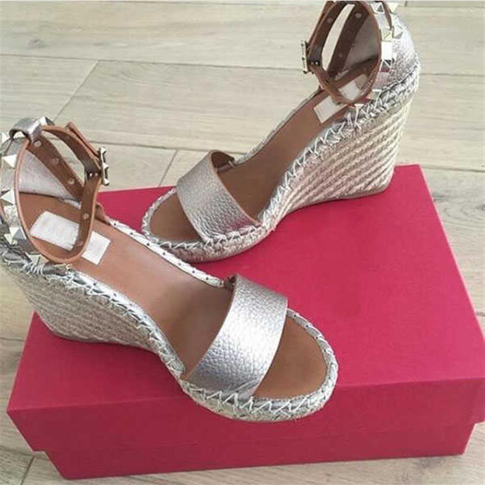 

Luxury Designer shoes for women stud sandal rock shoe Grainy Calfskin Leather Wedge Sandals lady wedding party dress high heel pum221P