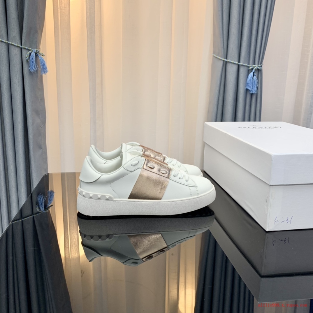 

NEW 2022 Designer Sneakers below Casual shoe Low Cut Suede spike Shoes For Men and Women Luxury Party Wedding crystal Leather Sneaker red Shoes bottom, No:04