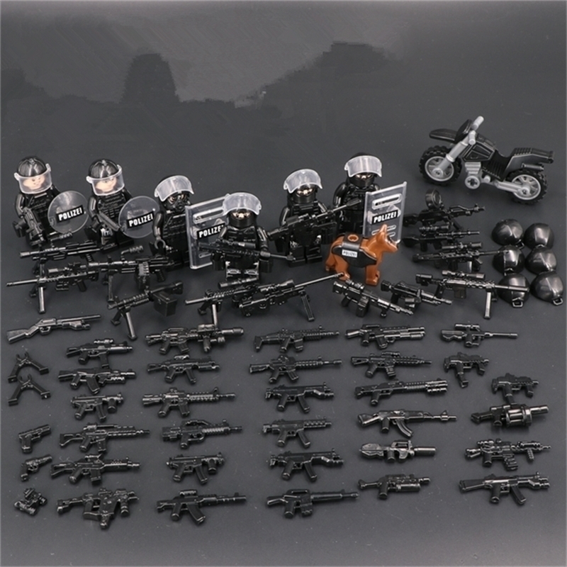 

MOC SWAT City Dog Army Soldiers Gun Helmet Parts Building Blocks Military Weapon Model Accessories Figures Mini Toys Gift 220725