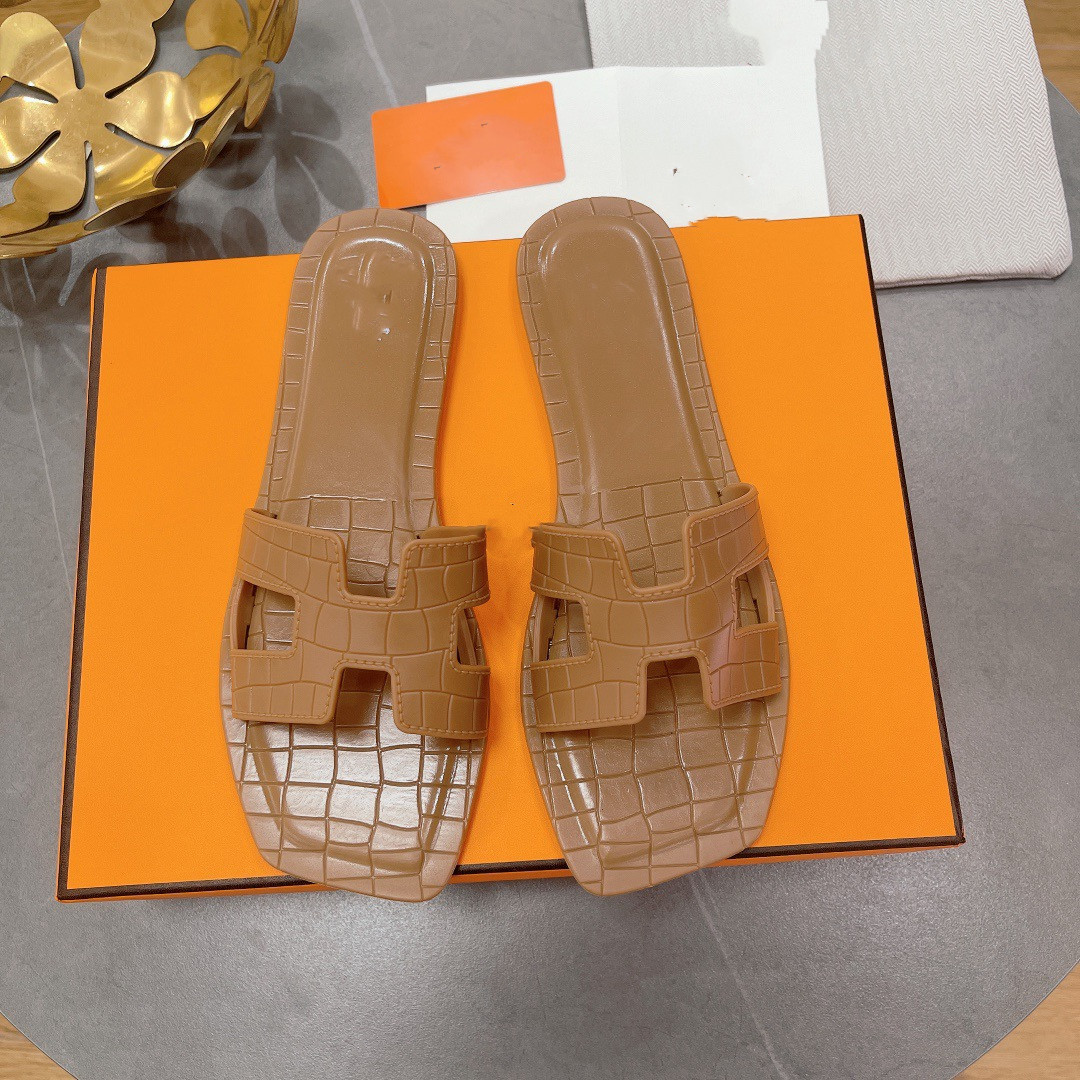 

Top Quality Designer Sandals Slippers Beach Classic Flat Sandal Luxury Summer Lady Leather Flip Flops Men Women Slides 0609, 02