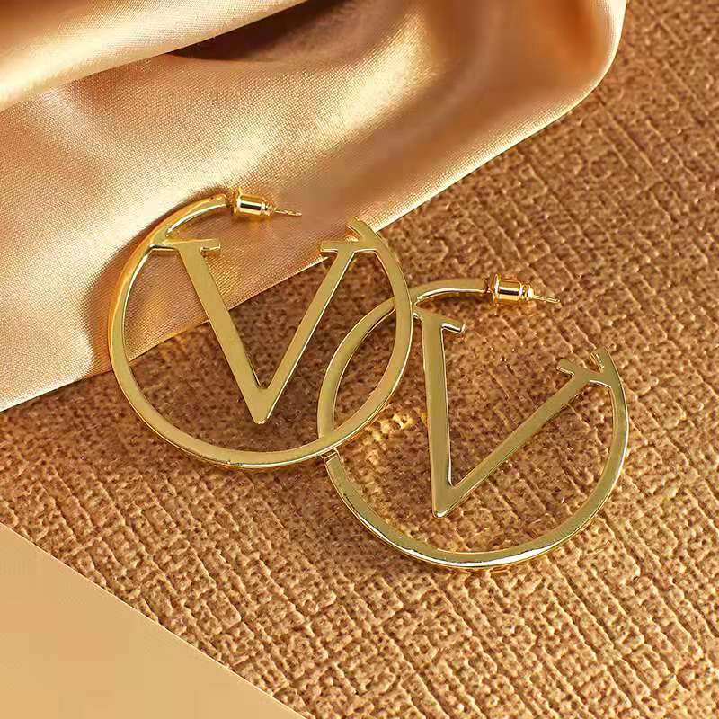 

Fashion big gold hoop earrings for women brandjewelry full letter style designer earings classic Exaggerated european USA wedding love jewlery