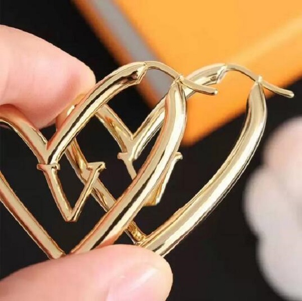

New Designer Classic Love hoop Earrings Fashion Style Studs Design Stamp Stainless Steel Gold Plated Stud earrings For Women Party Gifts