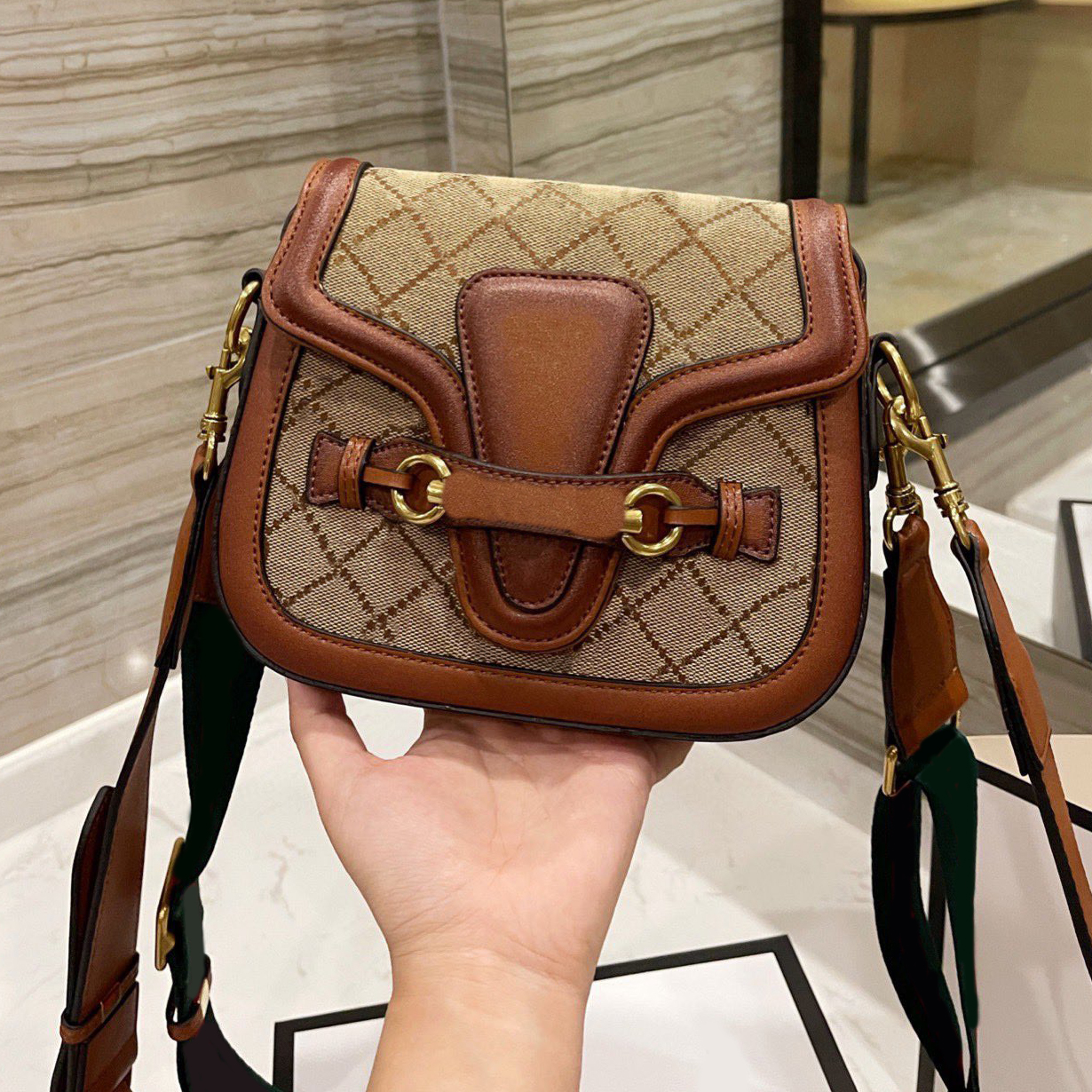 

Saddless bag Retro style Crossbody Luxury Designer Brand Bags Fashion Shoulder Handbags High Quality Women Letter Purse Phone Wallet Metallic artwork, No bags