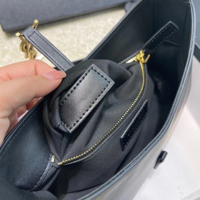 

2023 Luxury Designer Bags Women's Crossbody Bag Leather Handbag Underarm Bag Slanted Shoulder Portable Crocodile Pattern Gold Buckl, White