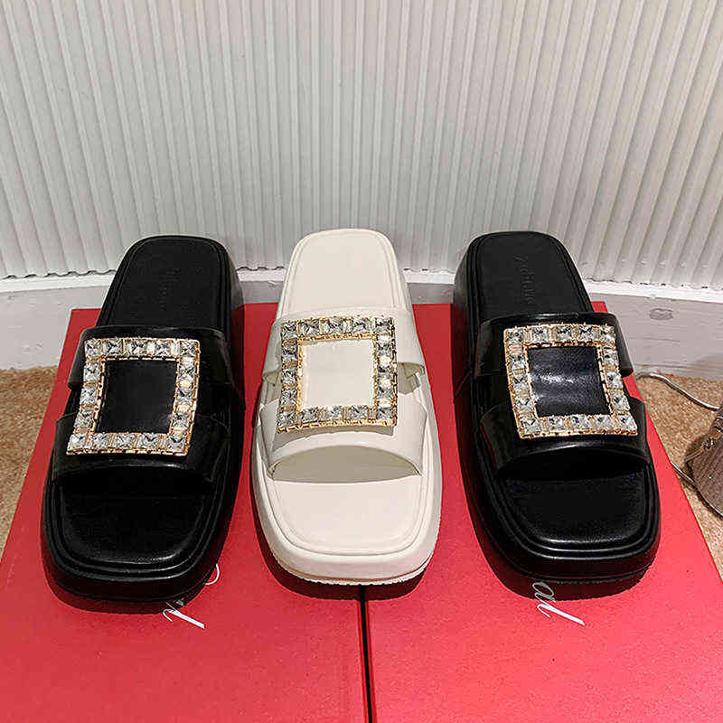 2022 RV Strass Square Boucle Pantoufles pour femmes à porter de la mode d'été Beach coréen Sandales de fond épais paresseux