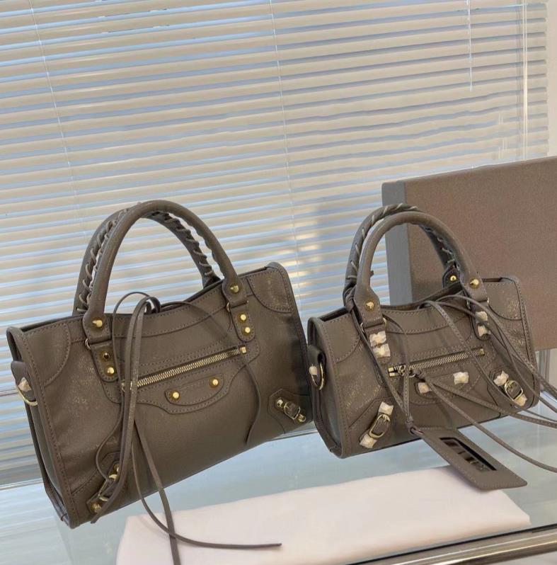 Top Motorcycle Locomotive Crossbody Bag Designer Bags Girls Handbags Axillary Shoulder Bag Removable Strap Zipper with High Quality