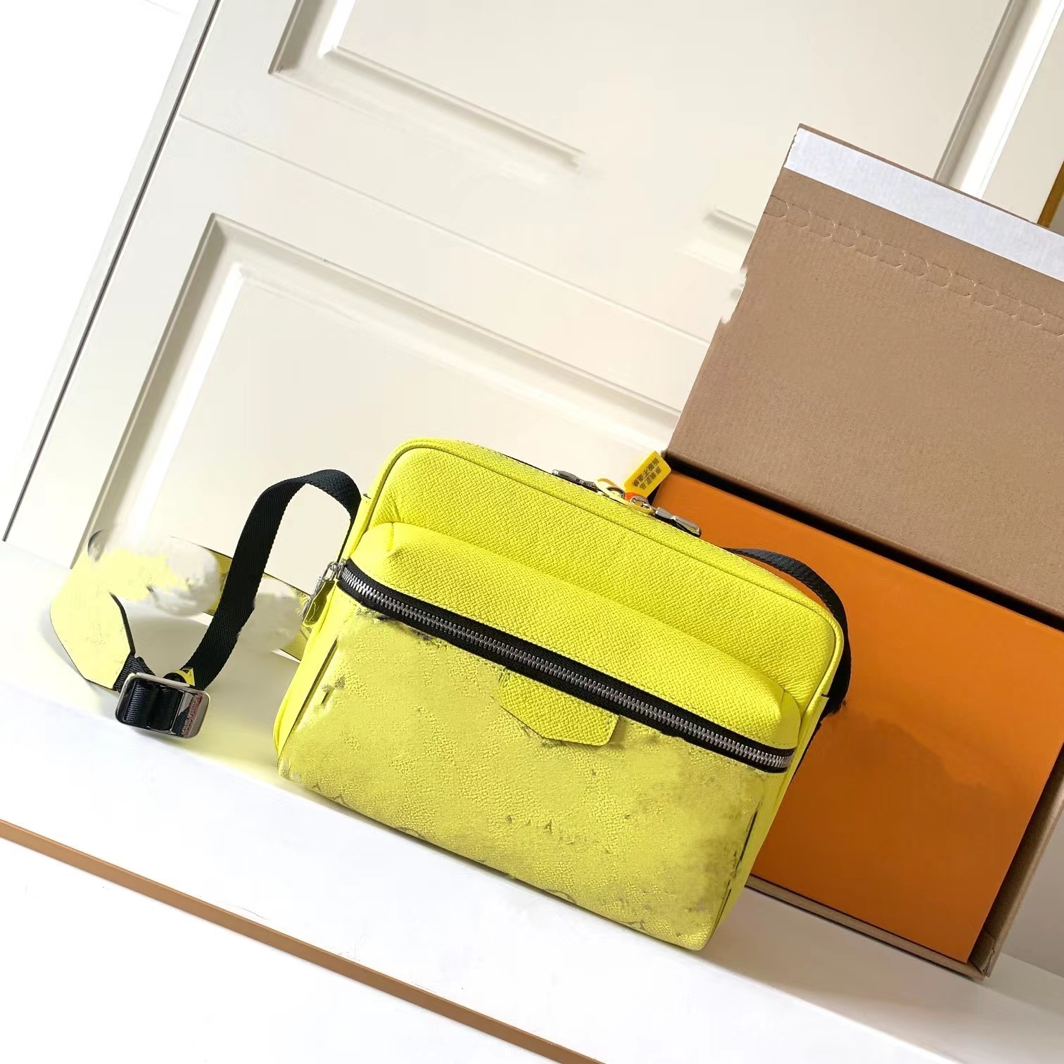 

High Quality Famous Classic Designer Fashion Women or Men bag Messenger Bags Cross Body School Bookbag Purse, Vip