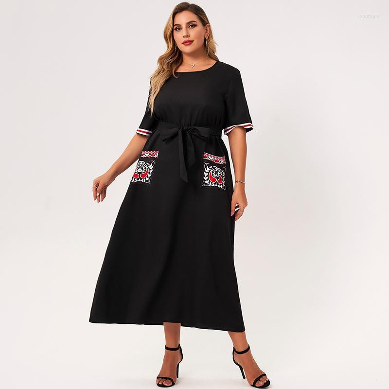 

Plus Size Dresses 2022 Summer Maxi Dress Women Black Pockects Sashes Plant Hand-painted Print Striped Short Sleeve Large Party Robes Jona22