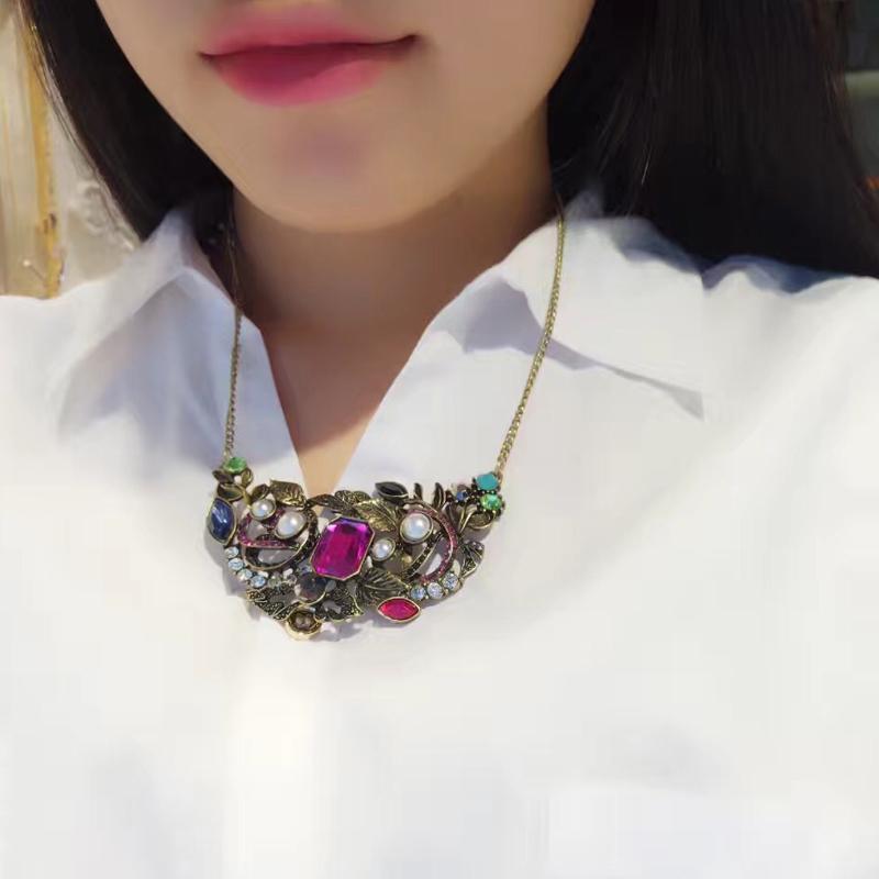

Chains Amorita Boutique Trendy Flower Design NecklacesChains