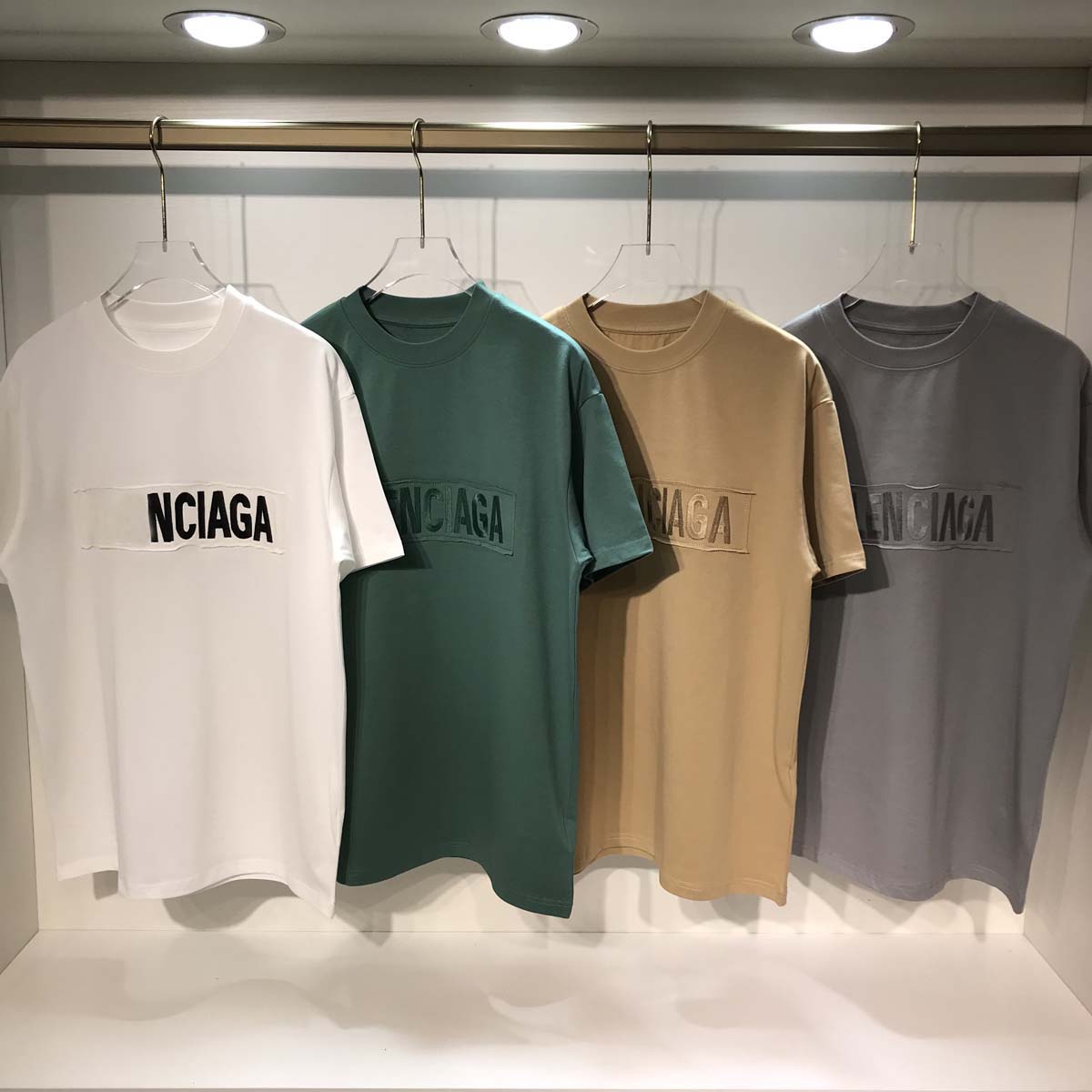 

2022 Summer Men's Plus Tees Designer Womens Couples Print Short Sleeve T Shirt Streetwear White Graffiti Pattern