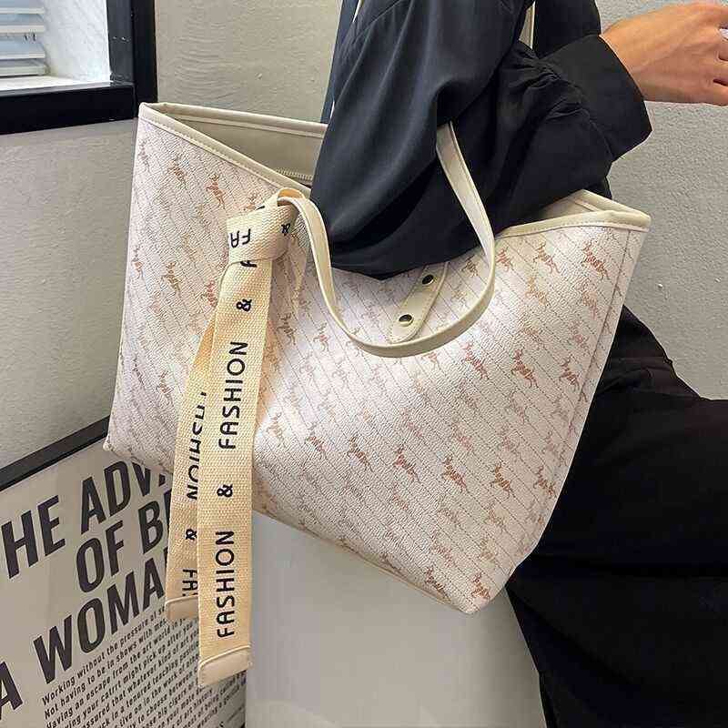 

Factory Online Export Designer Bags Tote 2022 Summer New Versatile High-capacity Women's High-grade Texture Fashion Commuting One Shoulder Trend, Creamy-white