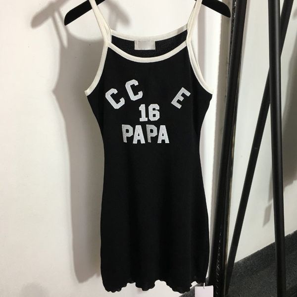 

2022 New embroidered letter knit halter dress women high waist shoulder white black size vest villanova designer clothes woman