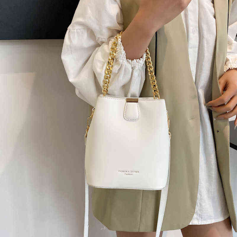 

White Chain Bucket Shoulder Bag Female Luxury Leather Crossbody Bag Fashion Casual Handbags Women's Simple Design Messenger Bag Y220401