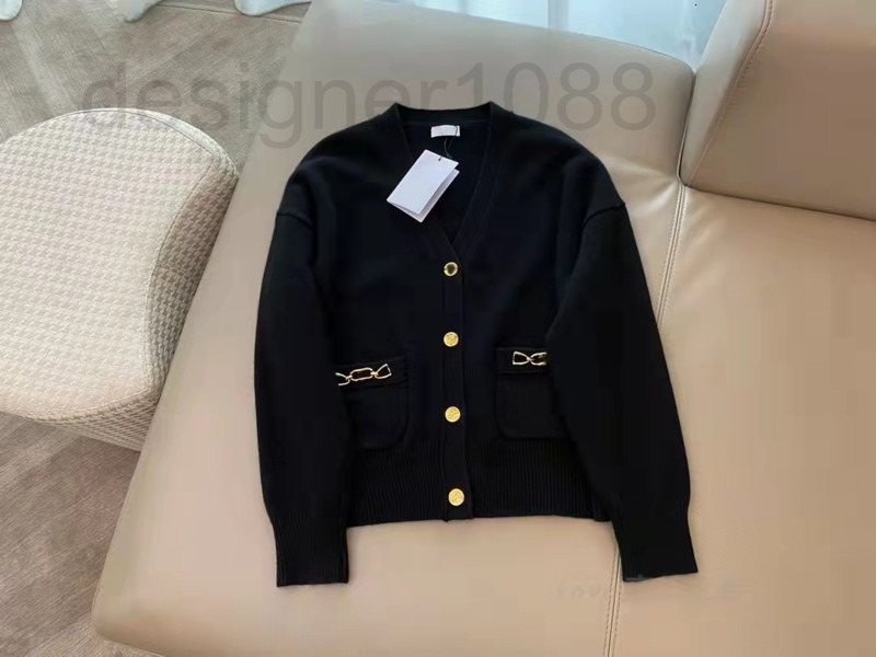 

Women's Sweaters designer 2022 spring and autumn temperament cashmere cardigan college style aging single row metal pocket button sweater jacket female HP17, Light gray