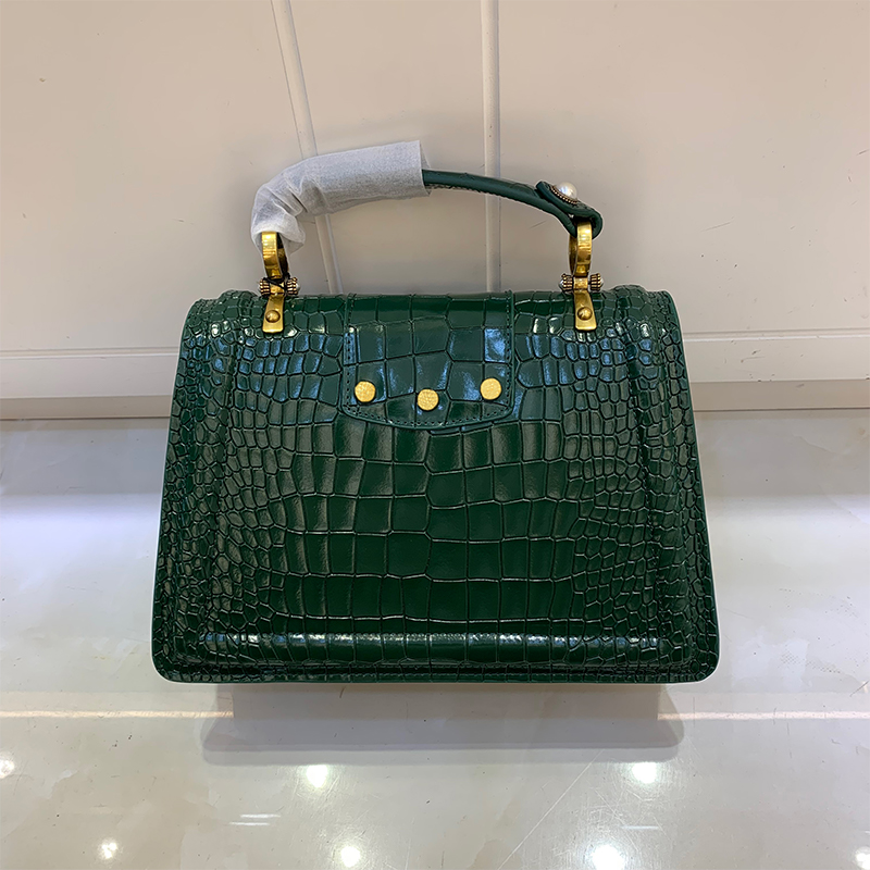 

2022TOP Womens Bags Branded Handbags High Quality Crocodile Pattern One-shoulder Diagonal Bags Baroque Style Design Pearl Metal Buckle Fashion Retro Versatile, Green