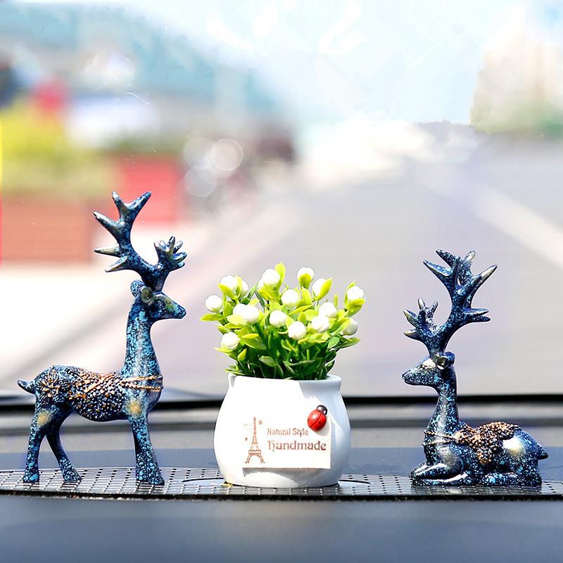 

Interior Decorations Deer Ornaments Car Accessories Creative Center Console Resin Decoration TechnologyInterior