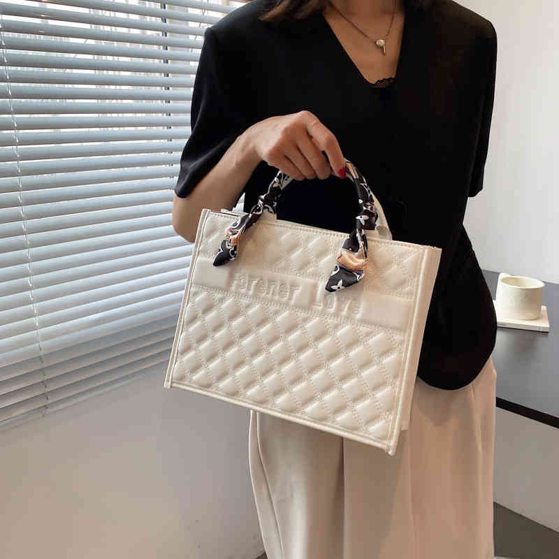 Large Capacity Bag Women's 2022 Summer New Silk Scarf Handbag Net Red Tote Trend Fashion Single Shoulder Messenger Female Bags