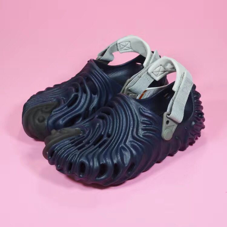 

2022 New designer men classic Clog slippers slides Buckle mens triple Nursing Hospital Women Work shoes, White