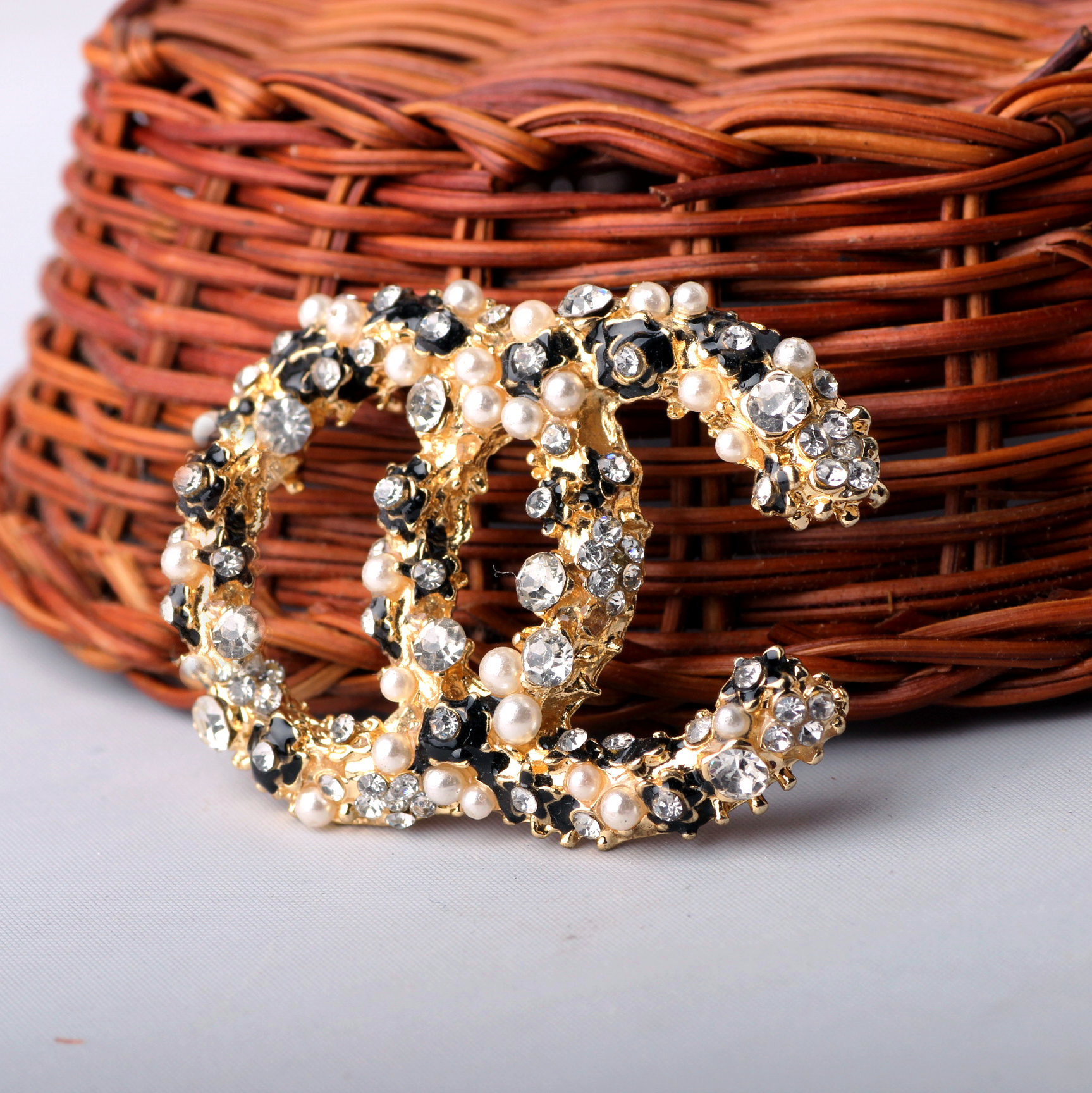 Simple Design Double Letter Pins Luxury Brand Designer Brooches Women Oil Drip Crystal Pearl Rhinestone Brooch Suit Pin Wedding Party Jewelry Acc