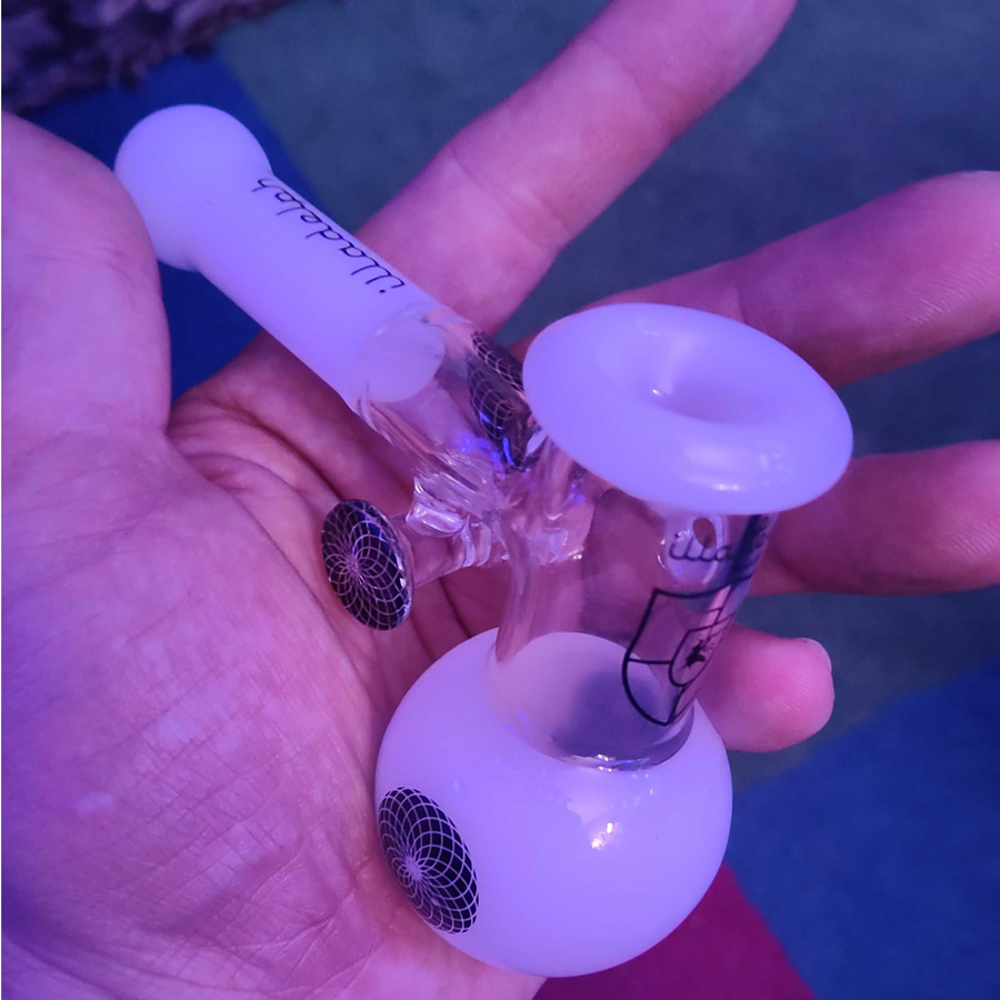

Cute White and Black Mini Handhold Hammer Glass pipe Thick Design handle Spoon Bubbler Smoking Pipes For Dry Herb Sherlock Style