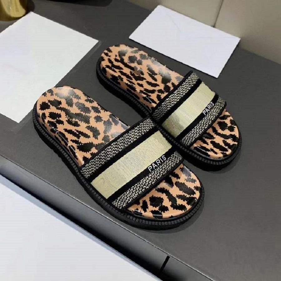 

Designer slipper Women Slippers Luxury Sandals Brand Sandals Real Leather Flip Flop Flats Slide Casual Shoes Sneakers Boots by brand 133, Box
