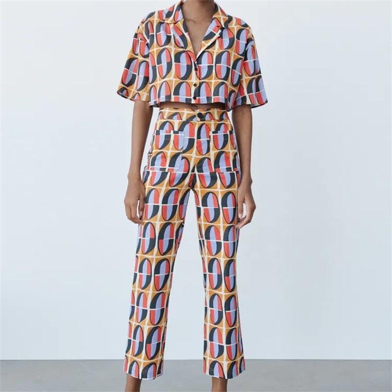 

Women's Blouses & Shirts MESTTRAF Women 2022 Fashion Geometric Print Short Blouse Retro Sleeve Back Hole Lace Up Streetwear, As picture