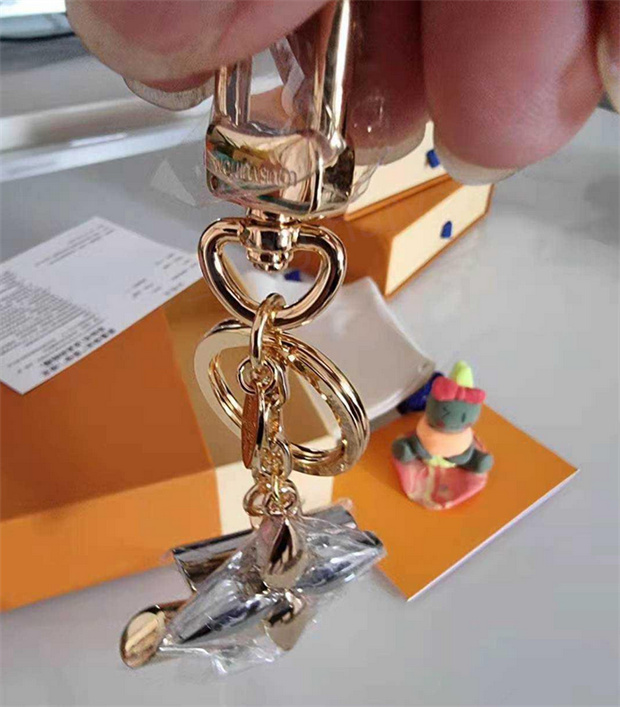 

Fashion woman mans Key Rings Keychains Alloy Fashionable Handmade Keychain alloy Stylish Buckle with box