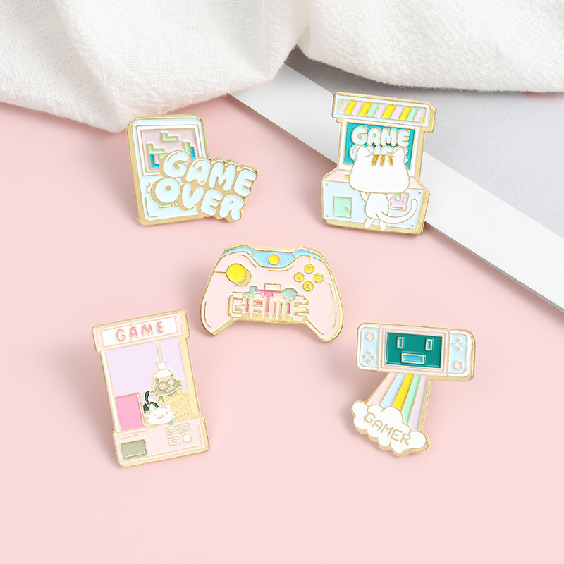 

Game Over Enamel Brooches Pin for Women Fashion Dress Coat Shirt Metal Brooch Pins Badges Promotion Gift New Design 20 E3