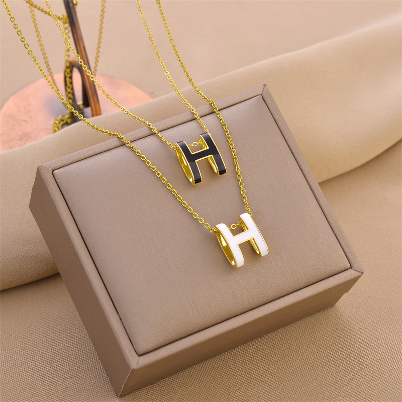 

H letter necklace women's new clavicle chain simple jewelry