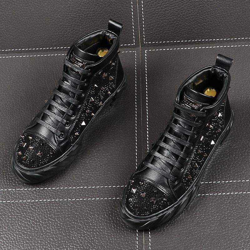 

New Designer boots Studded Rivet Spike rhinestone Casual Shoes British Man Trending Leisure Shoes Male black white b78