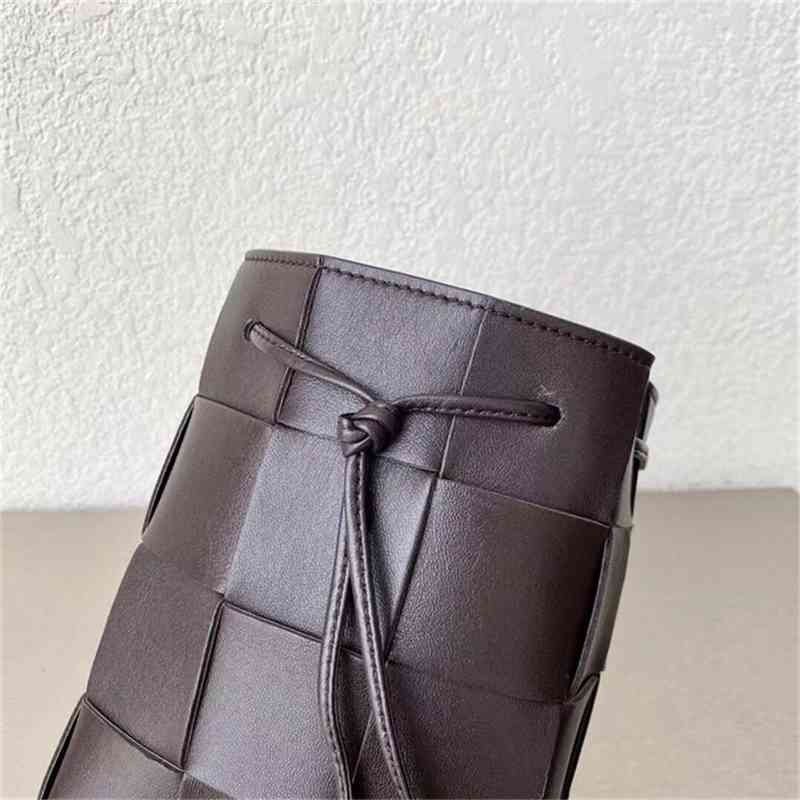 

Original Edition Women's Bottegass's Handbags Venetas's 2022 Recruit Bvs Large Woven Mini Bucket Sheepskin Single Shoulder Messenger Tote Bag Tide zc, Large size