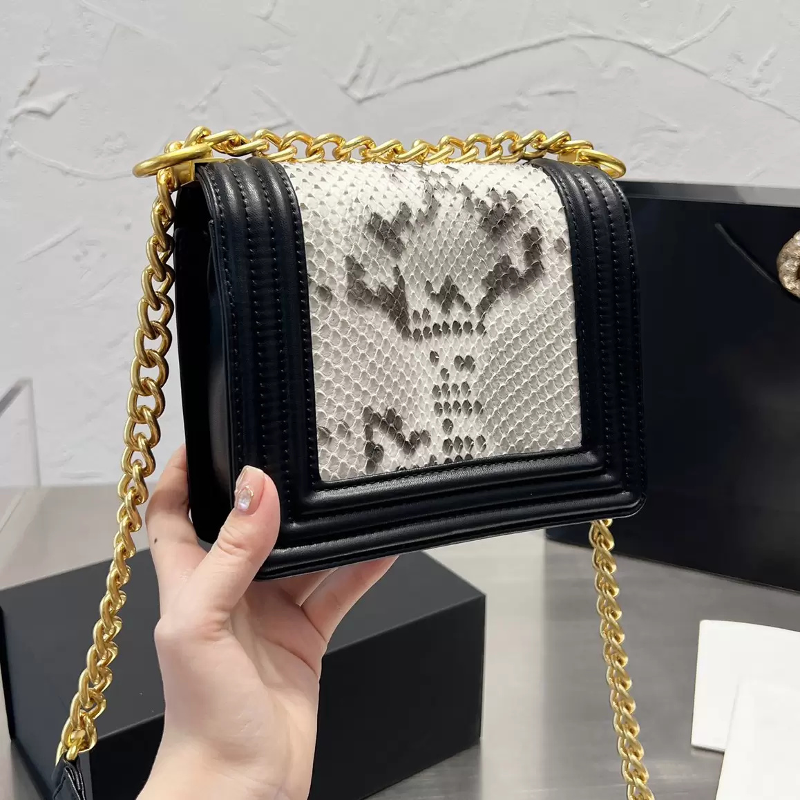 2022 Classic Boys Girls Flap Bag Snakeskin Pattern Quilting You Hardware Gold Metal Chain One Shoulder Crossbody Luxury Designer Ladies Famous Handb