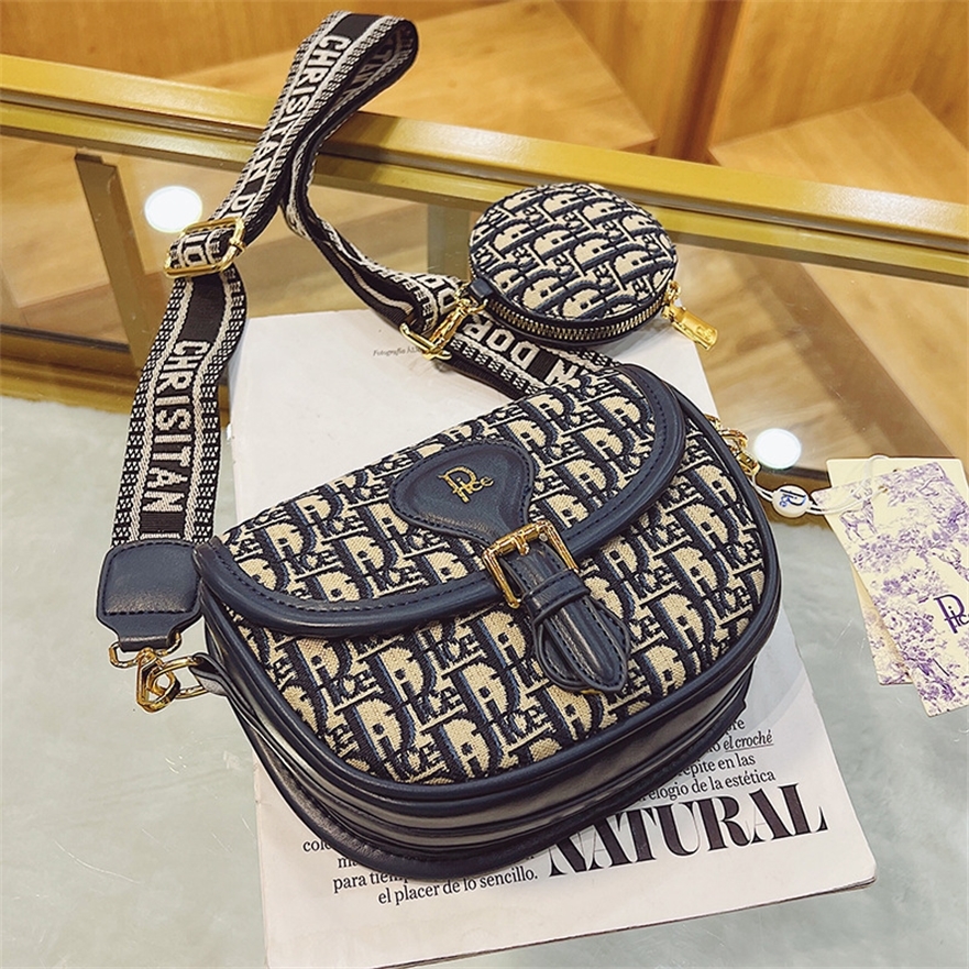 

Small women's red women's versatile child mother Single Shoulder Messenger trend 50% off Sold by the manufacturer, Sky blue