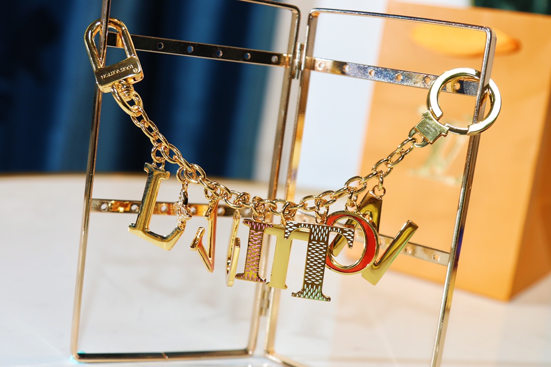 

M61020 new tassel letter key chain Bags Pendant