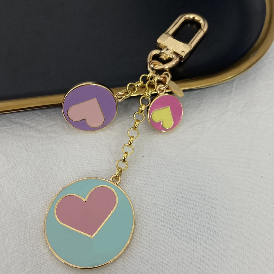 

Fashion Luxury Designer Keychain Classic Brands Key Buckle Flower Letter Genuine Leather Golden Keychains Mens Womens Bag Pendant Wholesale