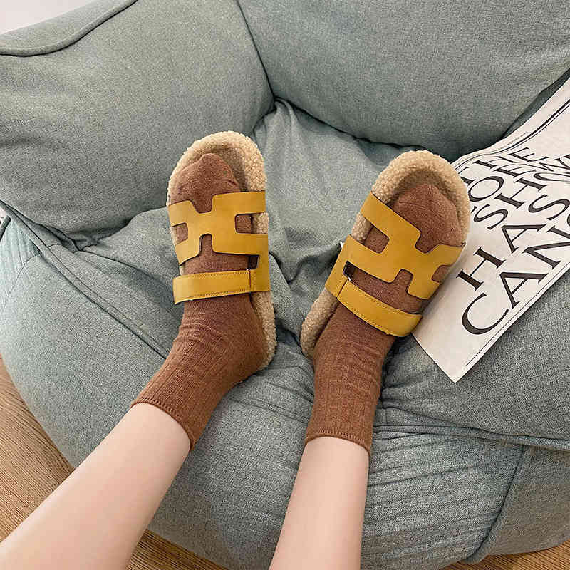 Designer Slipper Herme Women Sandals Chypre Slipper Women's Autumn and Winter One Line Belt Velcro Wool Retro British Wearing Flat Shoes
