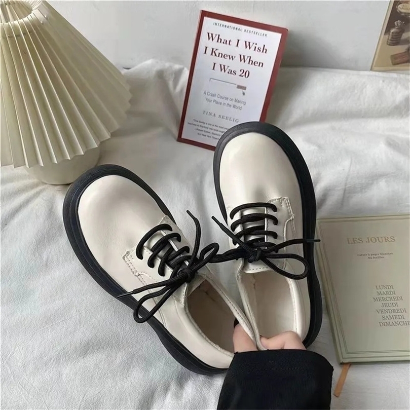 

Platform Shoes For Women Designer Chunky Punk Goth Rock Ladies White Black PU Leather Shoes Spring Lace Up Cute Flats 220616