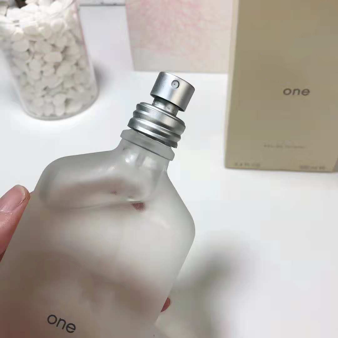 

Neutral Fragrance 100ml One Perfume 3.4fl.oz Men Women Eau De Toilette Long Lasting Good Smell White Bottle Unisex EDP Parfum Spray Cologne Fast Ship