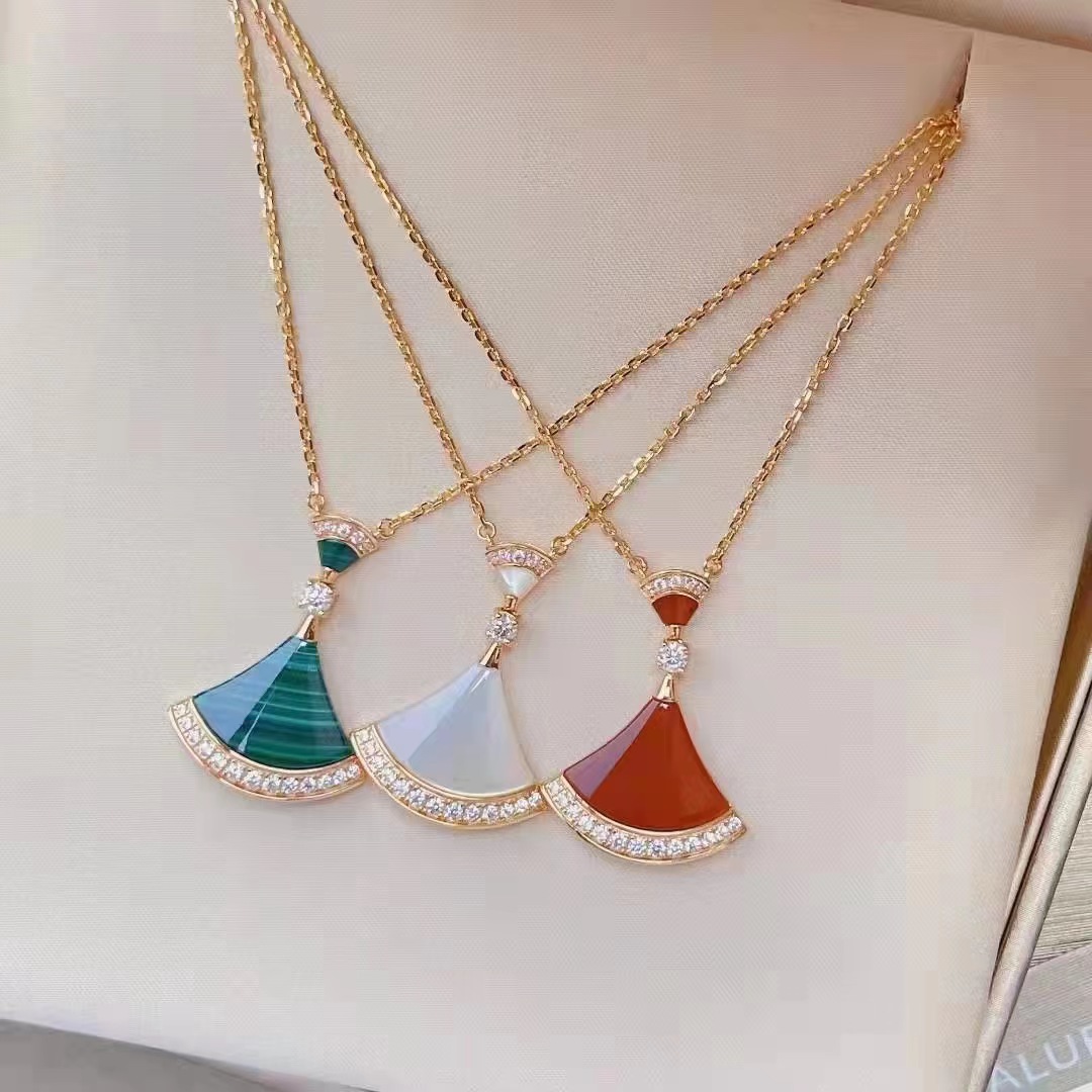 

New s925 Sterling Silver Fashion Designer Carnelian Luxury Pendant Small Skirt Necklace Female Rose Gold Full Diamond Fan Charm Ladies Birthday Gift Accessories