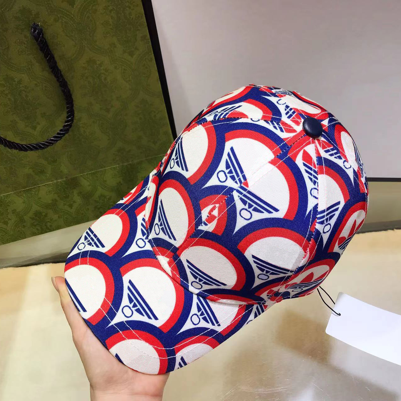 

Luxurys designers baseball caps classic retro four seasons essential Sun Hat couple fashions bucket hats printing Trendy and versatile very nice, Multi