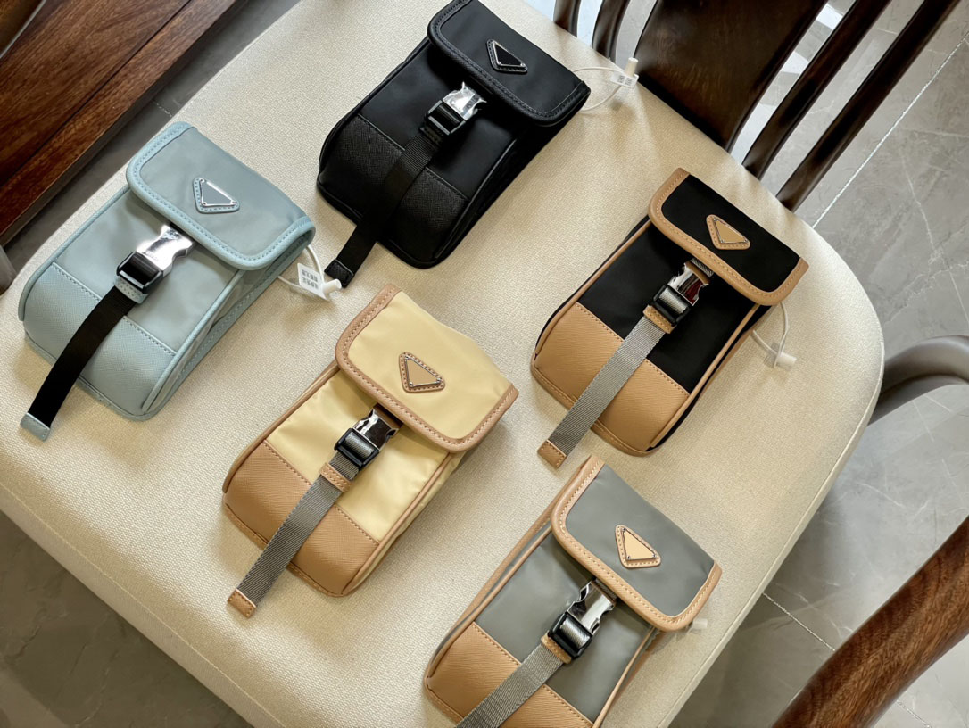 

Women's fashion brand designer shoulder bag wedding shopping mobile phone bag couples metal triangle messenger bags, Sky blue